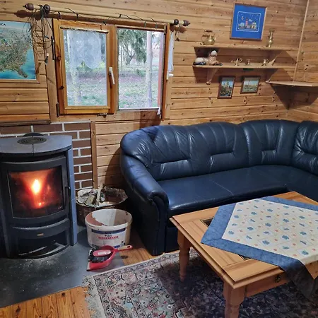 Ferienbungalow Mit Garage Und Grundstueck In Sommersdorf Uer *