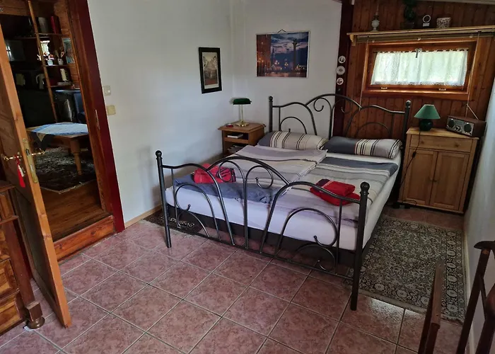 Ferienbungalow Mit Garage Und Grundstueck In Sommersdorf Uer Apartment